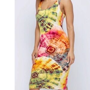 Multicolor tie dye sleeveless dress. Midi length. Scoop neck collar. (M). NWOT